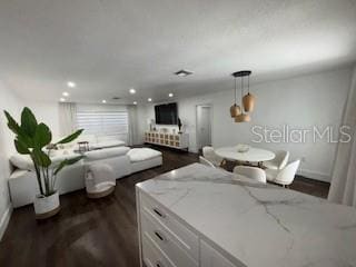 Building Photo - 1802 Los Alamos Dr