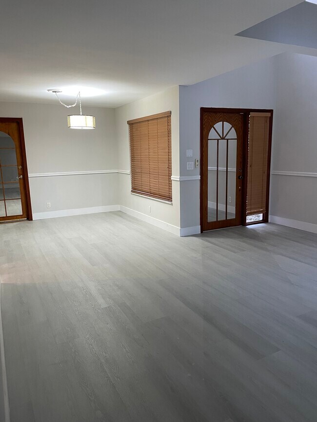 Building Photo - 5276 Buckhead Cir