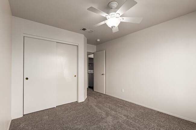 Building Photo - Beautiful Single-Level Home in Prime Locat...