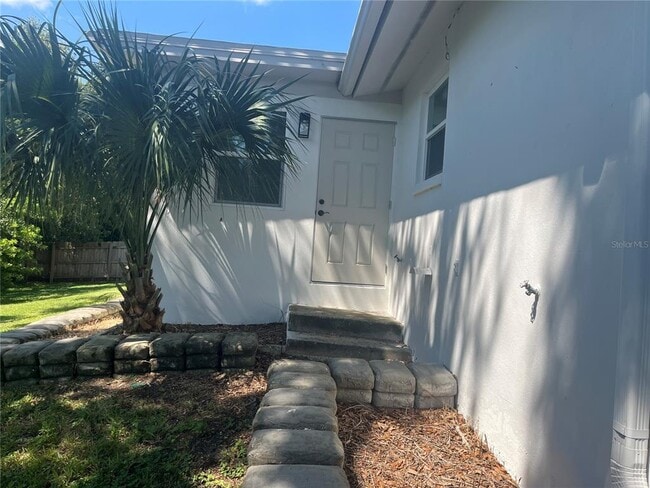 Building Photo - 2017 Rebecca Dr