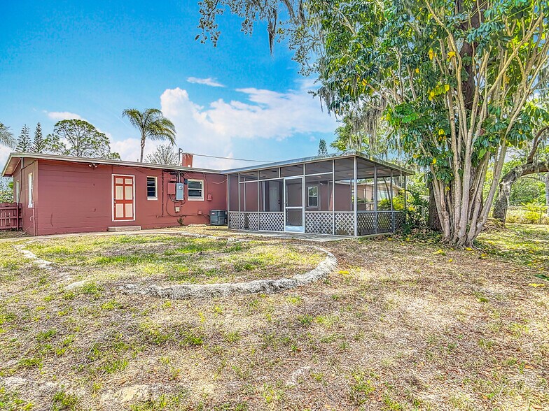 Building Photo - 1590 Hilldale Rd