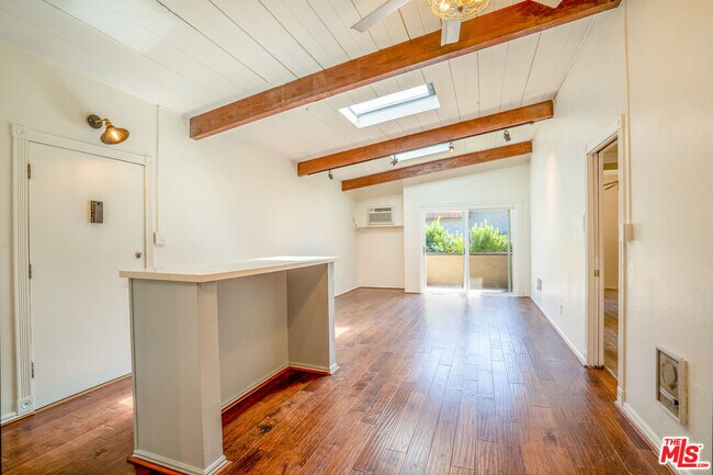 Building Photo - 12014 Kling St