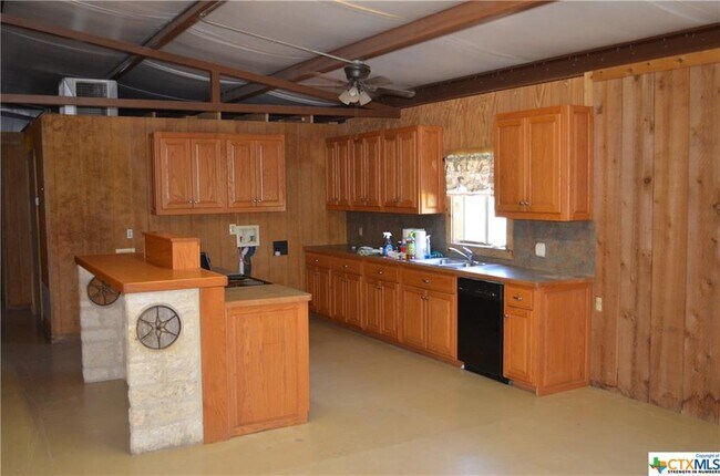 Building Photo - 205 FM 2722