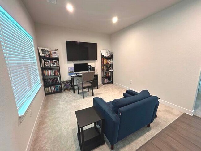 Building Photo - Beautiful Home in Moyock Subdivision - Min...