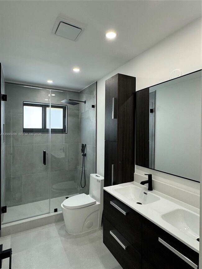 Building Photo - 3335 SW 65th Ave