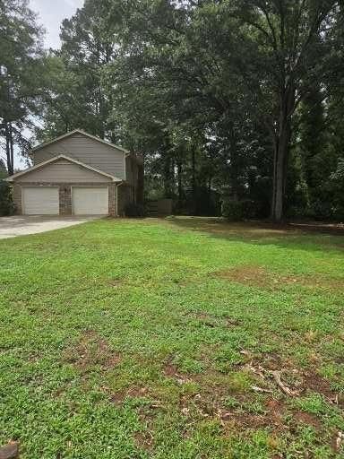 Building Photo - 2206 Country Club Dr SE