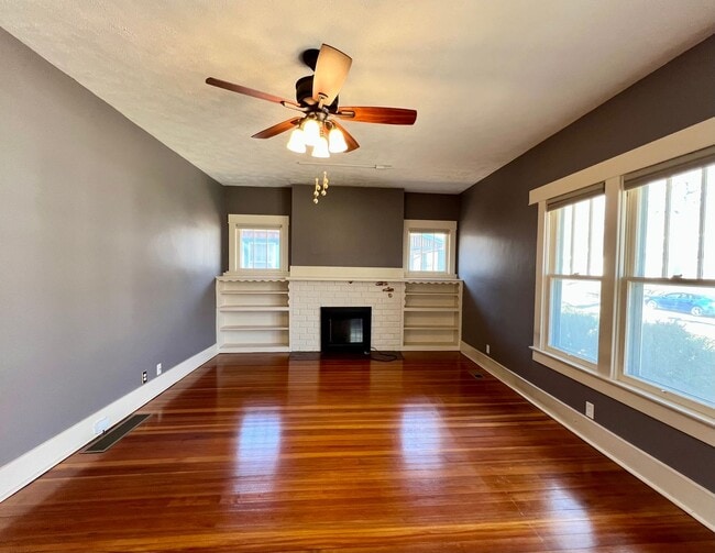 Building Photo - Huge Home Full of Character in the heart of MHK