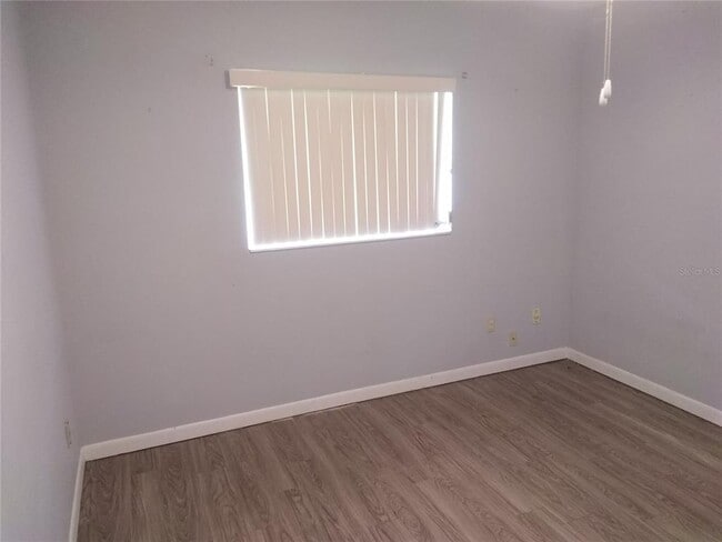 Building Photo - 9529 E Village Green Cir
