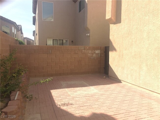 Building Photo - 668 Shadwell St