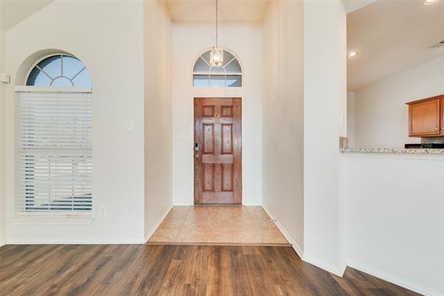 Building Photo - 3010 Canary Ln