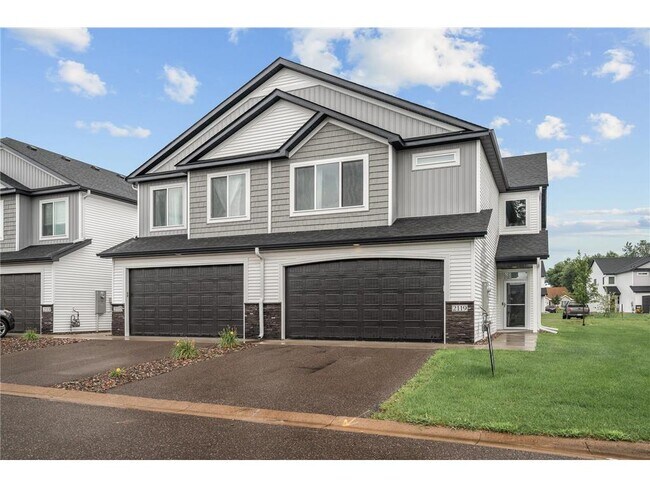 Primary Photo - 2117 Cleveland Ln S