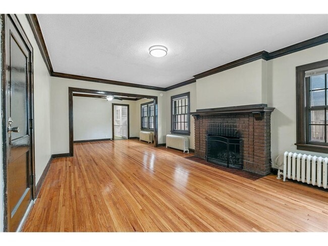 Building Photo - 2512 Dupont Ave S