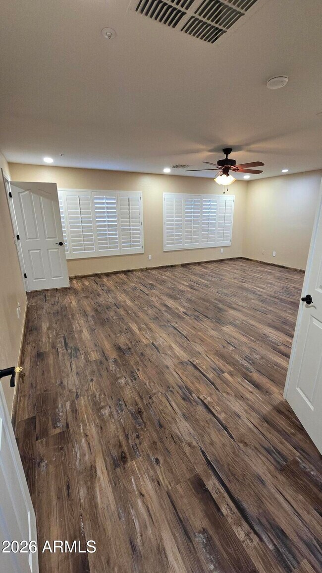 Building Photo - 9658 W Pinnacle Vista Dr