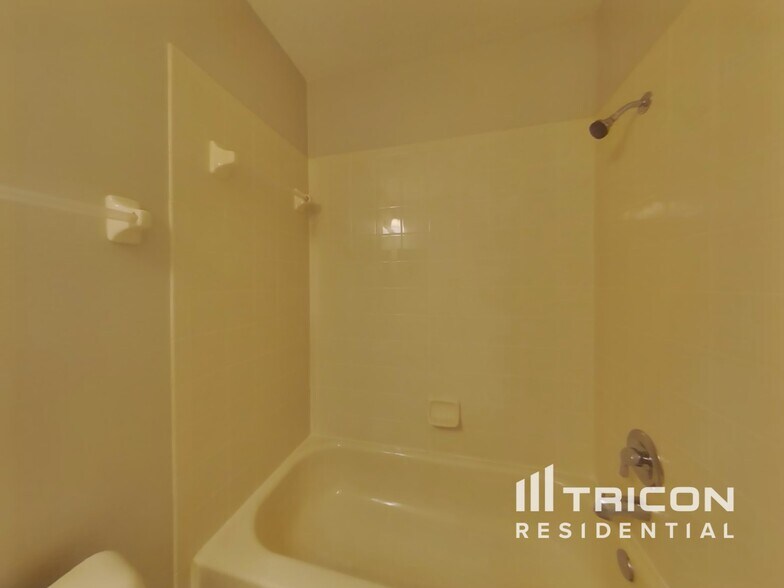 Building Photo - 15108 Deer Meadow Dr