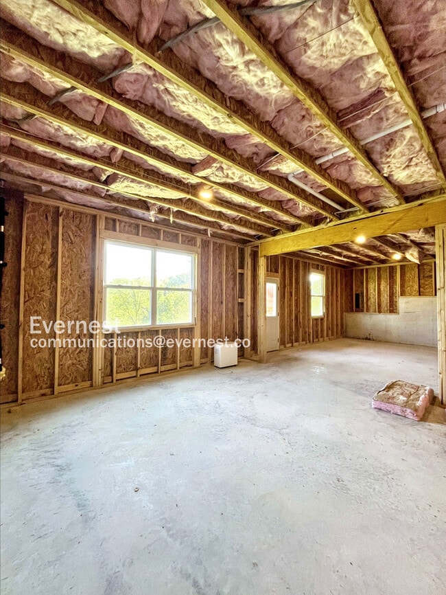 Building Photo - 506 Lyness Dr