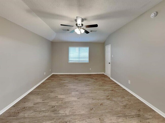 Building Photo - 18115 Water Mill Dr
