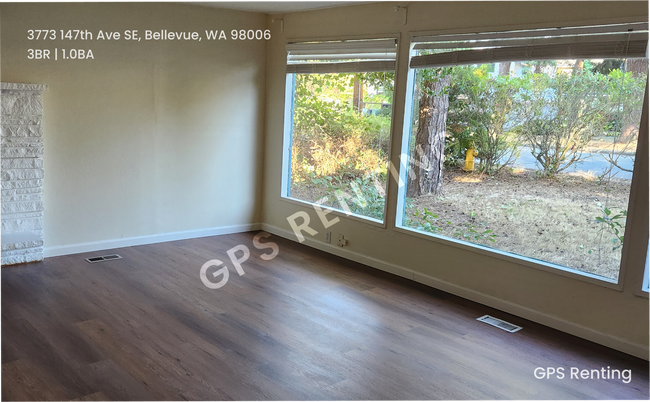 Building Photo - Convenient Location, Spacious Living & Top...