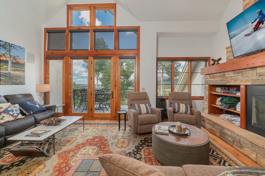 Building Photo - 100 Aspen Ridge Dr