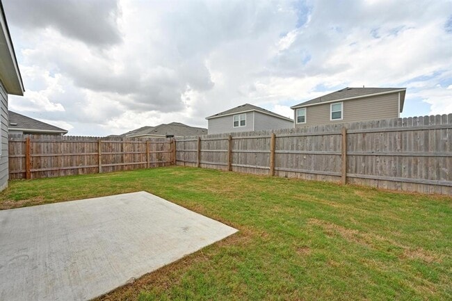 Building Photo - 473 Thistle Ln