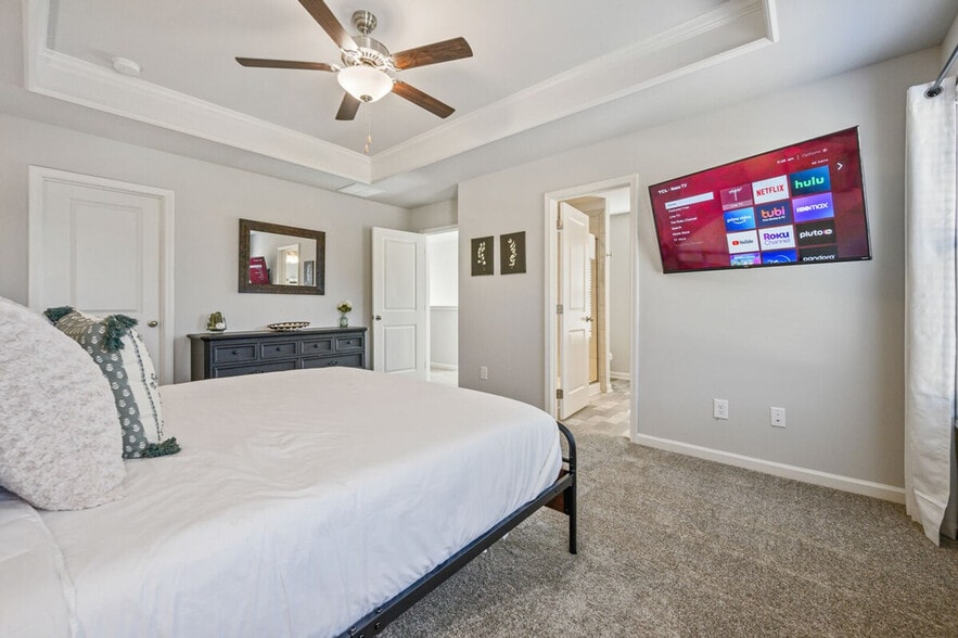 Building Photo - 2059 Pinnacle Walk