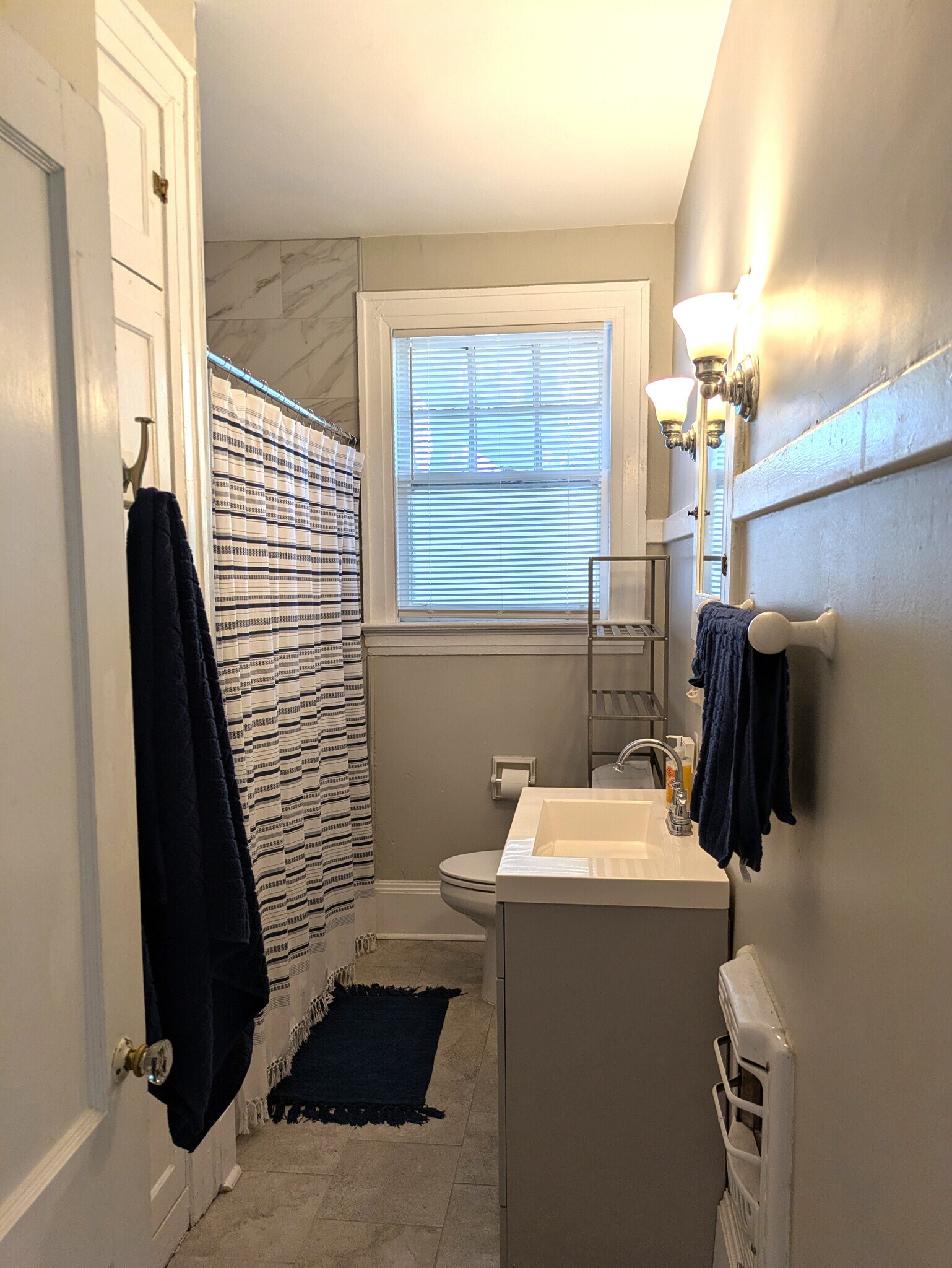 Building Photo - 1910 Madison Ave