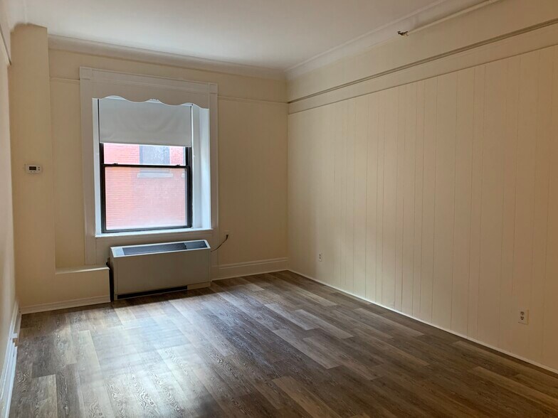 Building Photo - 62 Boylston St