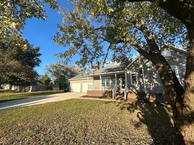 Building Photo - 145 Stoney Hill Ln