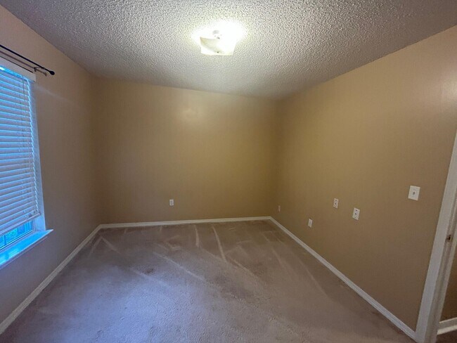Building Photo - 1267 Jefferyscot Dr