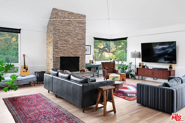 Building Photo - 25761 Vista Verde Dr