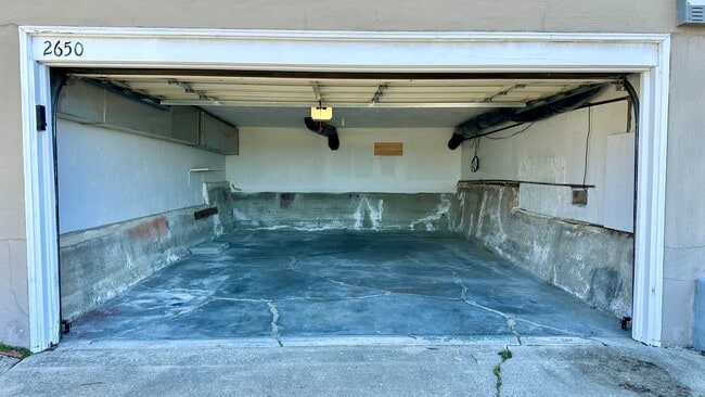 Building Photo - Fantastic House with Expansive Backyard and Large Detached Garage