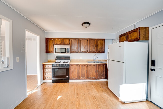 Building Photo - 1823 Overdene Ave