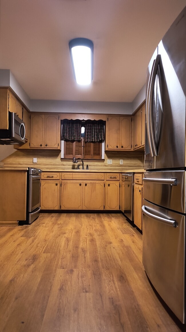 Building Photo - 717 Cara Jane Dr