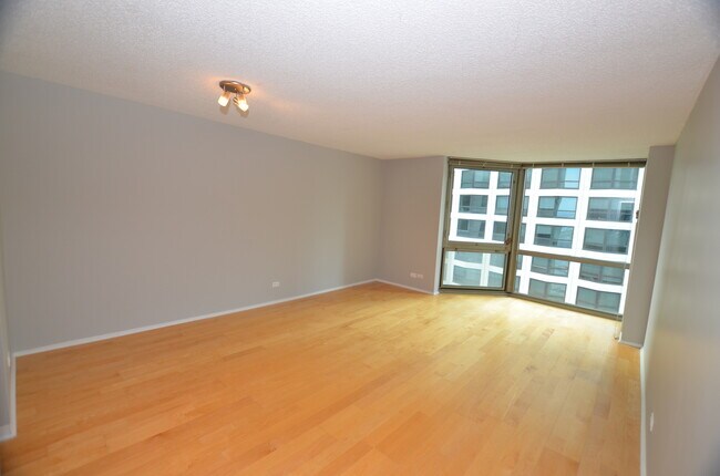 Building Photo - 195 N Harbor Dr