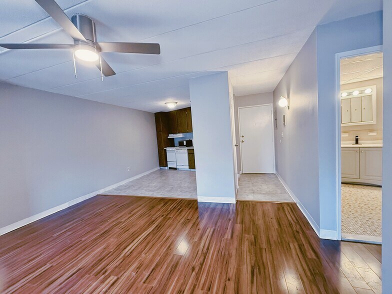 Building Photo - 147 Turner Rd