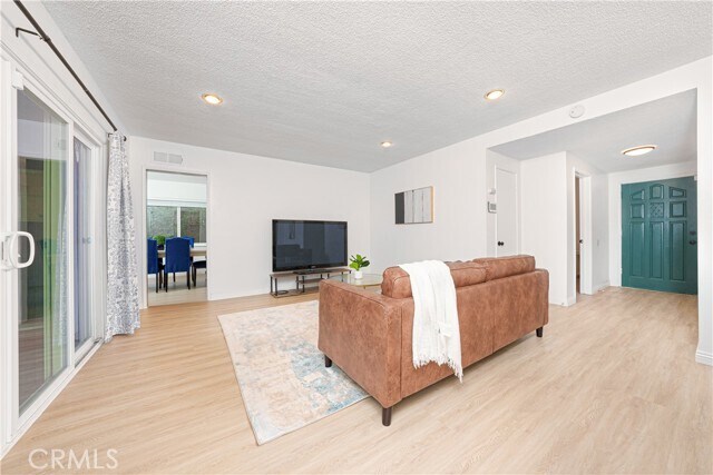 Building Photo - 895 Altura Way