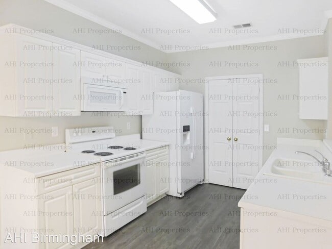 Building Photo - 3 br, 2 bath House - 6571 Mill Creek Circle