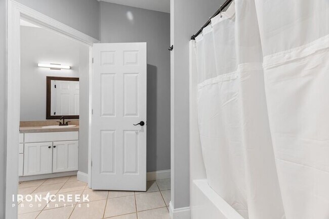 Building Photo - 1904 Bearberry Ln