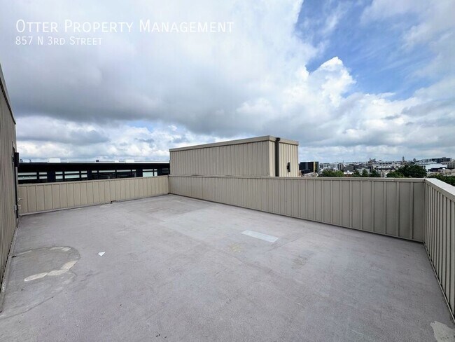 Building Photo - 857 N 3rd St