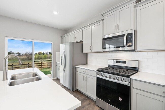 Building Photo - Spacious 4BD Bennet Floorplan with Full Ba...