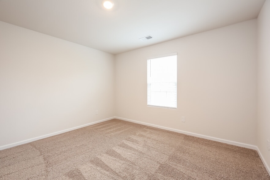 Building Photo - 6025 Mason Tucker Dr