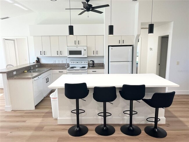 Building Photo - 255 Medalist Rd