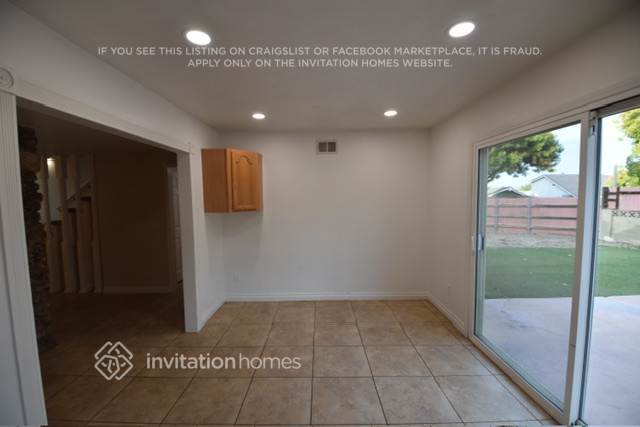 Building Photo - 2025 S Main St