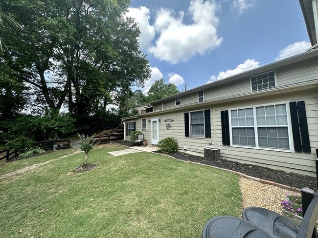 Building Photo - 20 Coffey Ln
