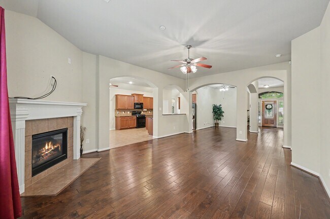 Building Photo - 1912 Hill Manor Dr