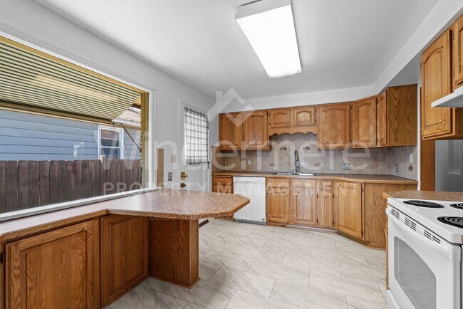 Building Photo - Charming North Spokane Home in a Prime Location