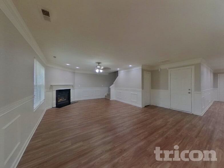 Building Photo - 9821 Bayview Pkwy