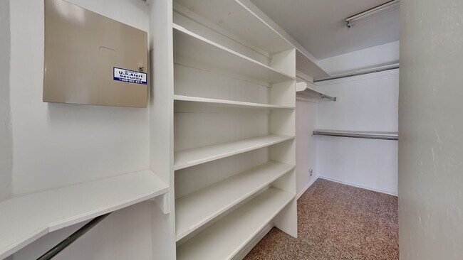 Building Photo - 3 Bedroom with Office in Edmond