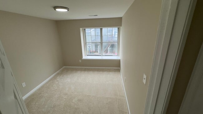 Building Photo - 8623 Beekman Pl