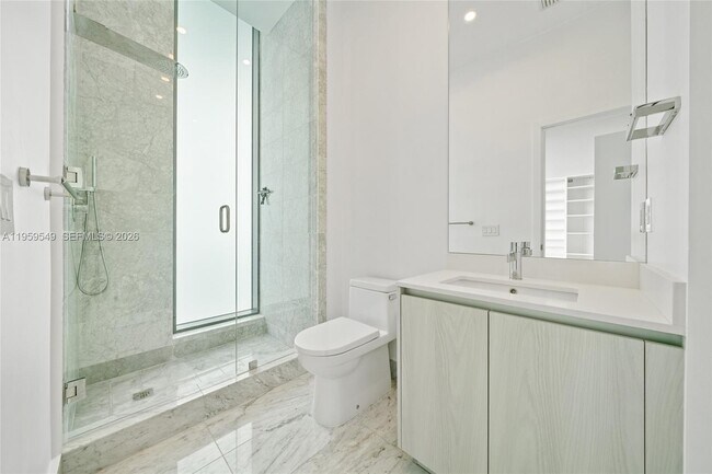 Building Photo - 480 NE 31st St