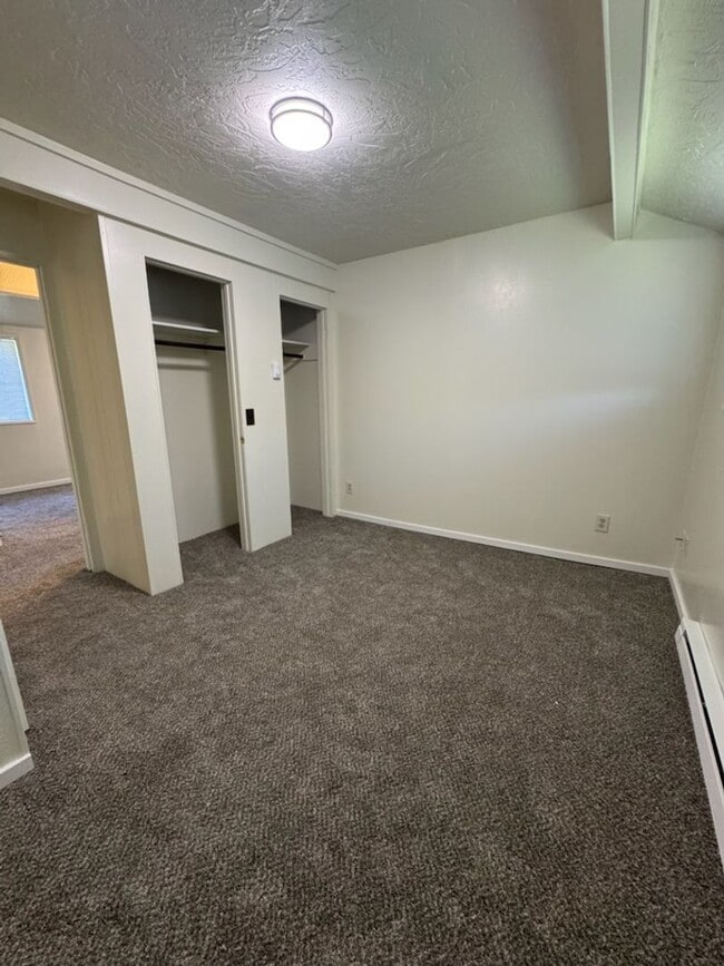 Building Photo - STATUS: PENDING APPLICATION-| R80E| $1495.00